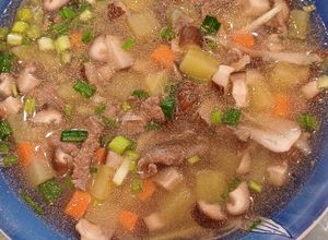 Hình của món Canh thịt bò bằm nấu nấm hương tươi, khoai tây, cà rốt.