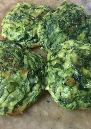 Una foto de Bocadillos de espinaca al horno especiados y condimentados