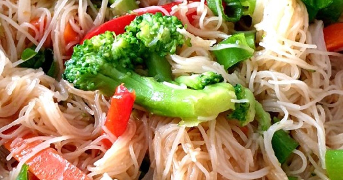 Reis Vermicelli Mit Gemüse Und Hähnchen Aus Der Pfanne Rezept von Helga ...
