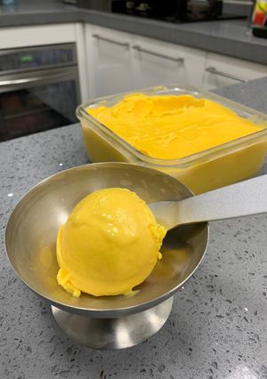 A picture of Mango passion fruit frozen yogurt.