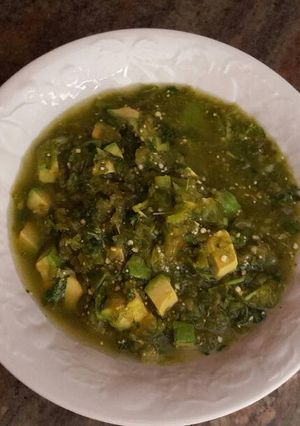 Una foto de Salsa de tomates verdes con aguacate