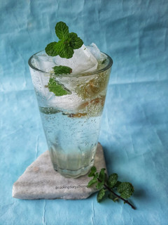 A picture of Virgin mojito.