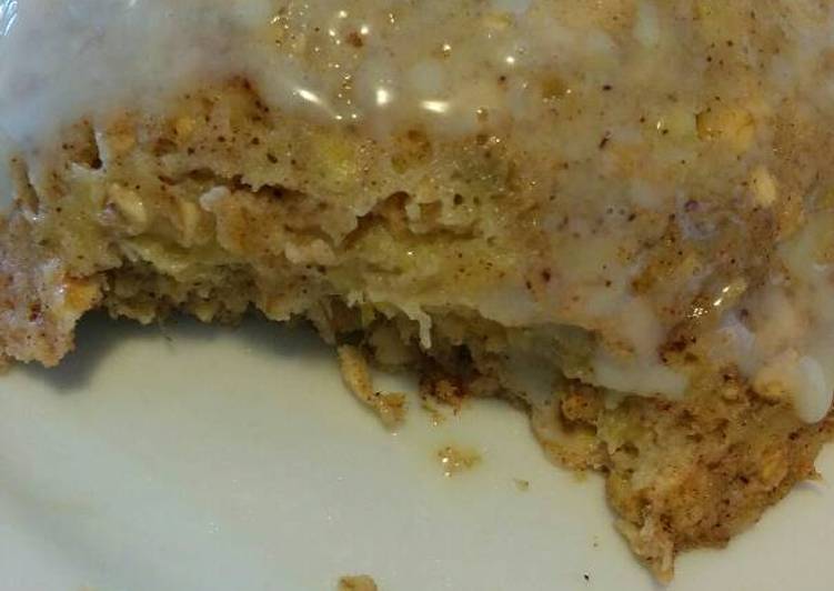 Bolo de caneca de banana com aveia