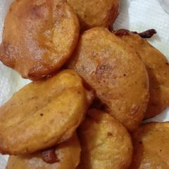 A picture of Aloo pakodas.