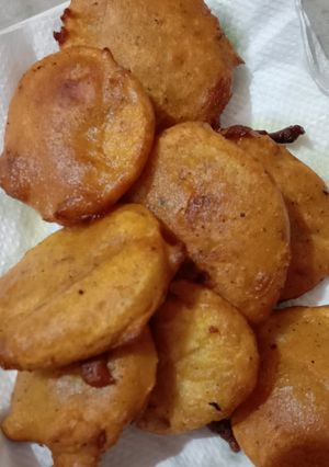 A picture of Aloo pakodas.