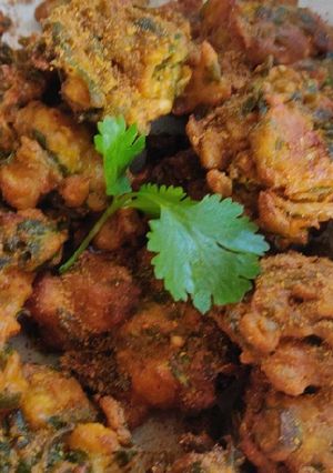 A picture of Palak Gobi pakode.