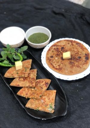 गोभी पुदीना पराठा (Gobhi pudina paratha recipe in hindi) रेसिपी मुख्य फोटो