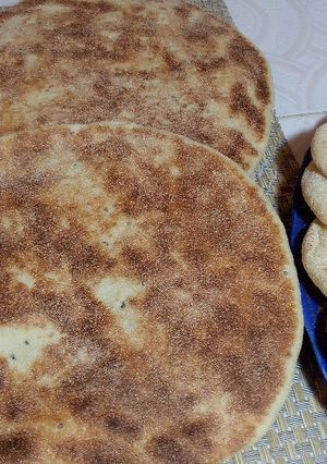 صورة لوصفة بعجينه وحده حضري مطلوع وميني بطبوط