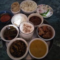 A picture of Dhaba style Punjabi thali.