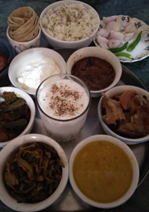 A picture of Dhaba style Punjabi thali.