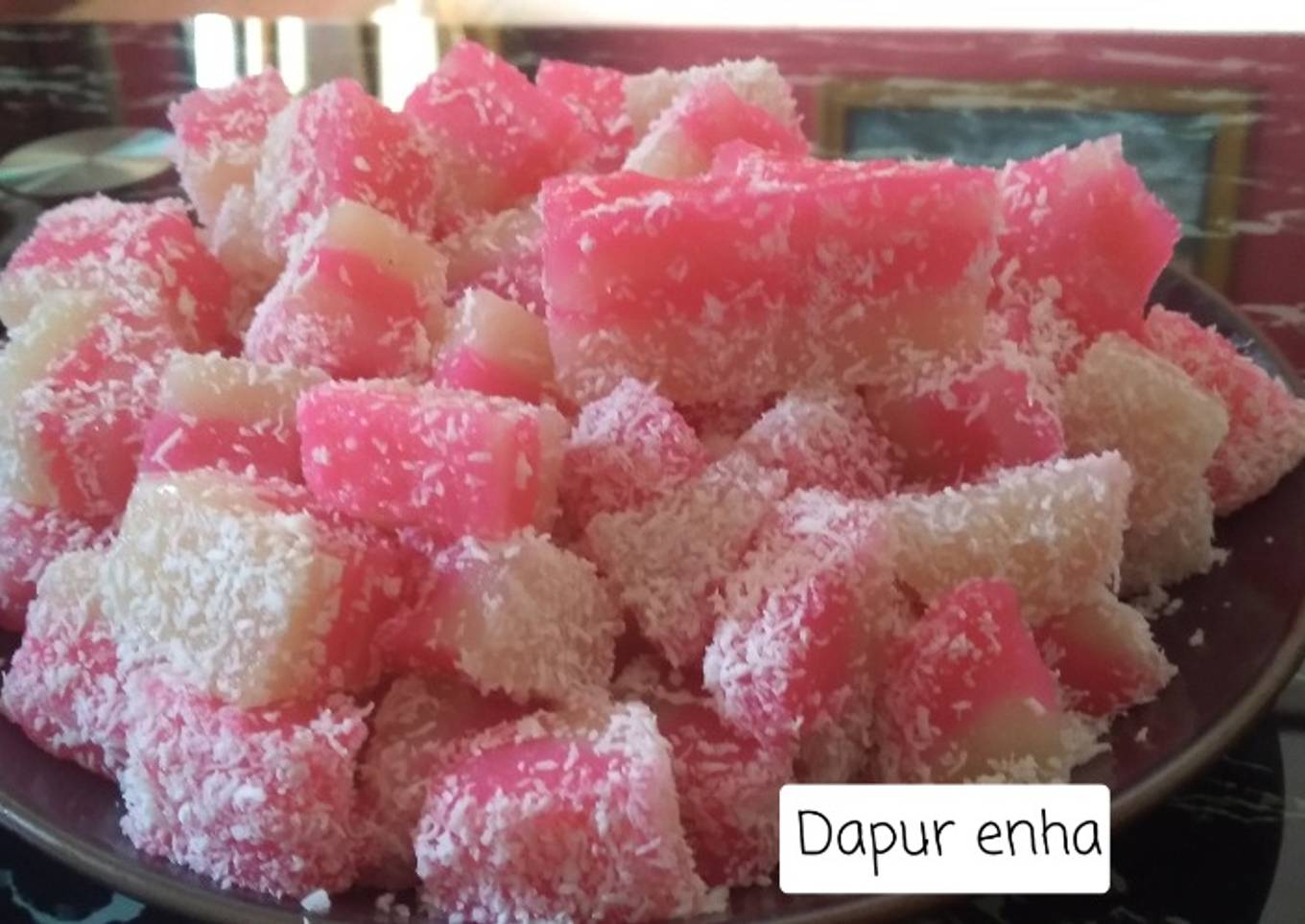 Kue ongol ongol merah putih