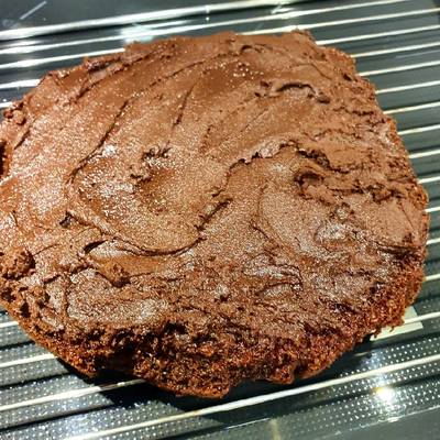 Pastel fudge de chocolate súper fácil Receta de Becky- Cookpad