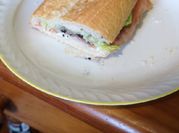 Una foto de salmon y caviar