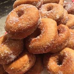 A picture of Doughnut 🍩.