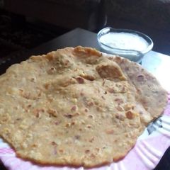 A picture of Aloo k parathy | Sunday Breakfast 🤤🤤🤤.