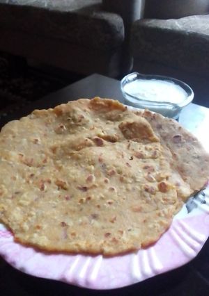 A picture of Aloo k parathy | Sunday Breakfast 🤤🤤🤤.