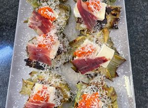 Foto principal de Alcachofas con Brie, Sobrasada, Jamón Ibérico y Parmesano