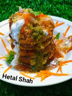 आलू टिक्की चाट(aloo tikki chhat recipe in hindi) रेसिपी मुख्य फोटो