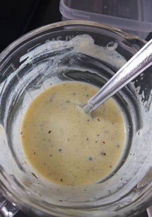 Una foto de Aderezo de kéfir con mostaza 🥛🌱