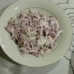 A picture of Delicious coleslaw.