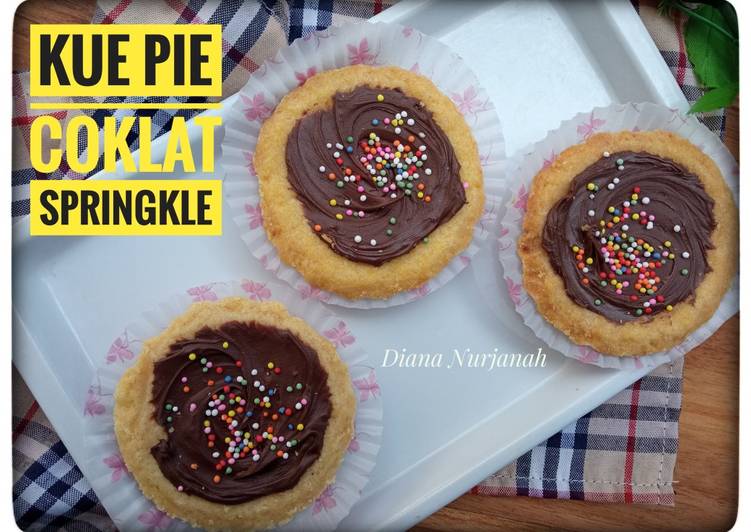 Cara Gampang Menyiapkan Kue Pie Coklat Springkle, Lezat