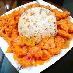 A picture of Chikan manchurian with fried rice.