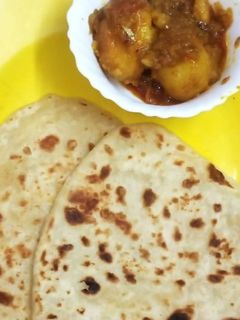 আলুর দম ও পরোটা (aloor dum o parota recipe in Bengali) রেসিপির প্রধান ছবি