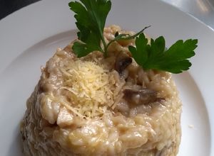 Una foto de Risotto con pollo y champiñones