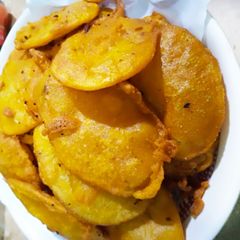 A picture of Crispy Aloo pakoray.