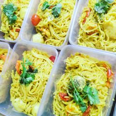 A picture of Spicy yellow paste pasta.