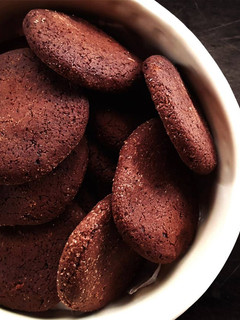 Una foto de Galletitas de chocolate con harina de arroz y maicena (SIN GLUTEN, SIN LACTOSA Y ECONÓMICAS)