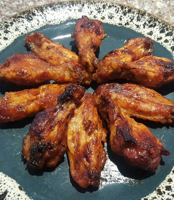 Una foto de Alitas BBQ. En horno