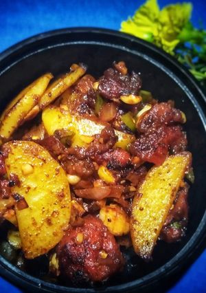 A picture of Aloo paneer fry.