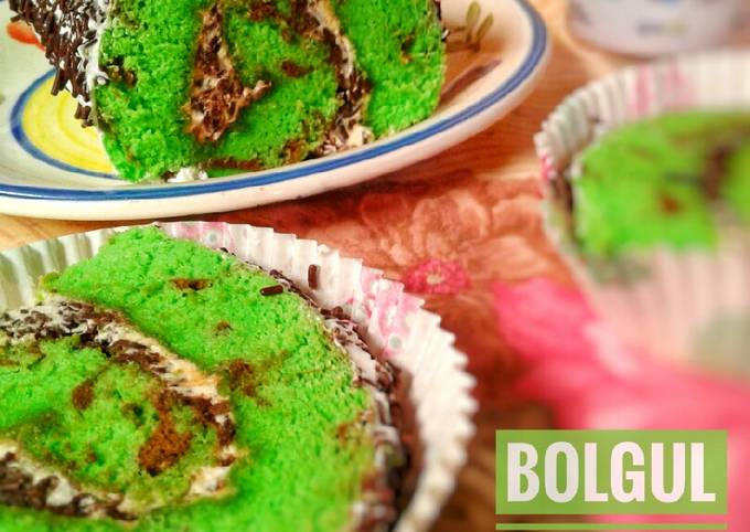 Bolu gulung pandan kukus