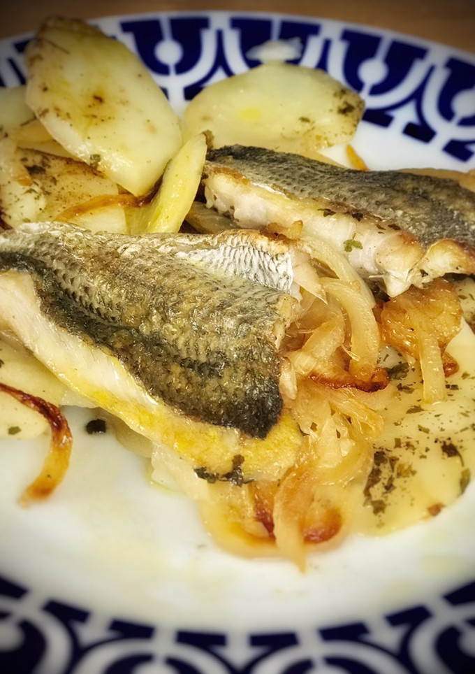 Una foto de Sargo al horno