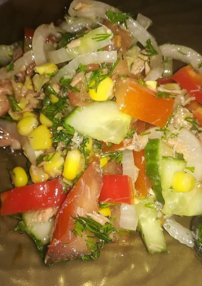 Салат с тунцом