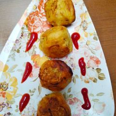 A picture of Aloo bonda.