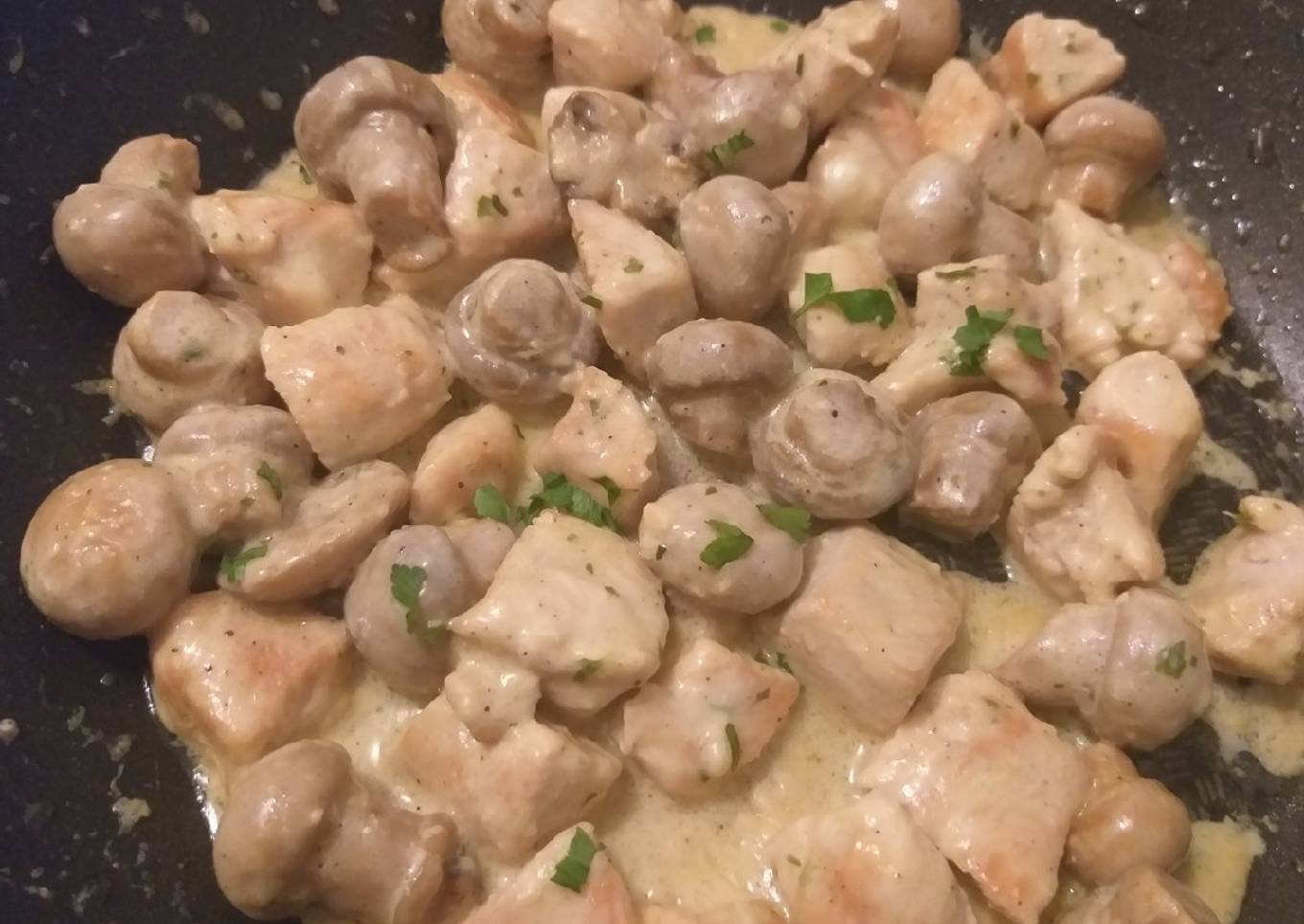 Émincé de poulet champignons et boursin