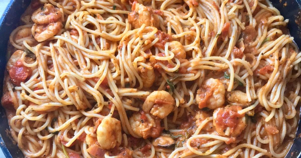 Spicy Seafood Pasta Recipe by fakeaway - Cookpad