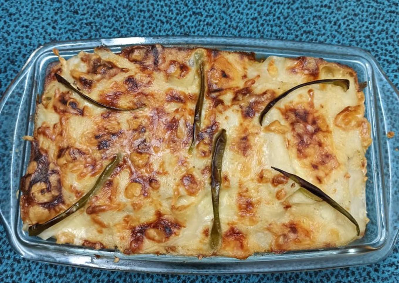 Alfredo sauce lasagna