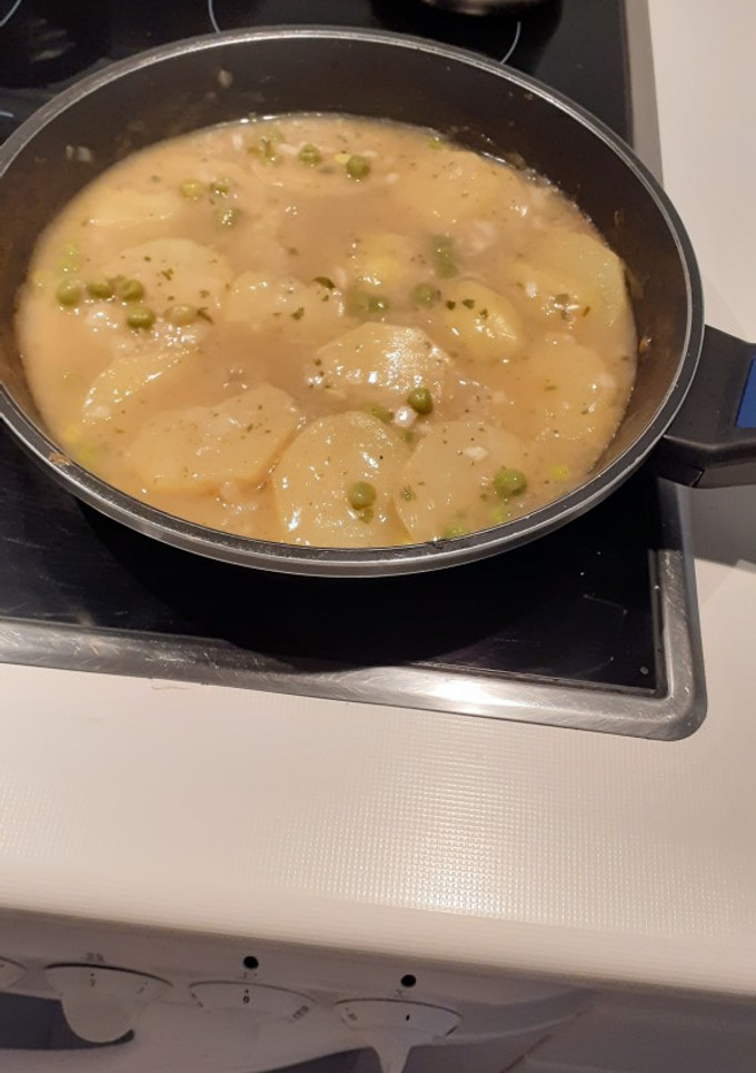 Una foto de Patatas en salsa verde