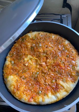 Una foto de Masa para pizza en la sartén paellera de 31 cm Essen