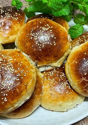 Una foto de Panecillos caseros sin amasar para la merienda súper tiernos