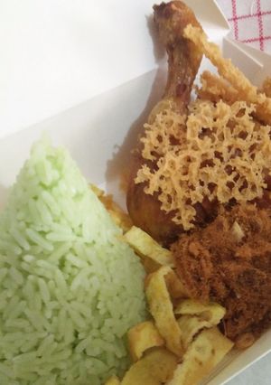Foto resep Nasi Pandan Ayam Kremes