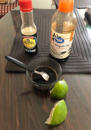 Una foto de Salsa de soya para sushi
