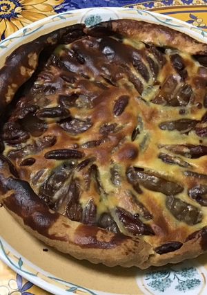 Une photo de Tarte aux prunes Ruby et noix de pécan
