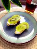 Tostas de Kiwi y queso cottage