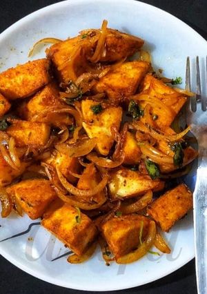 A picture of Indo Chinese StirFried Idli.