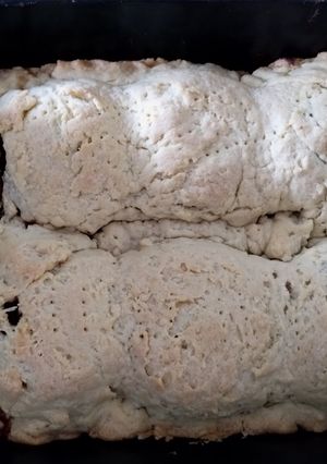 Zdjęcie przepisu Ciasto z połówkami jabłek.
