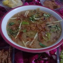 A picture of Zaiqaydar and reshaydar haleem.